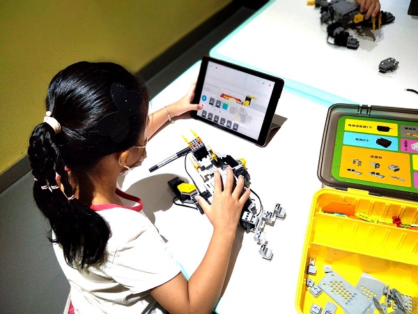 豆豆機器人空間站