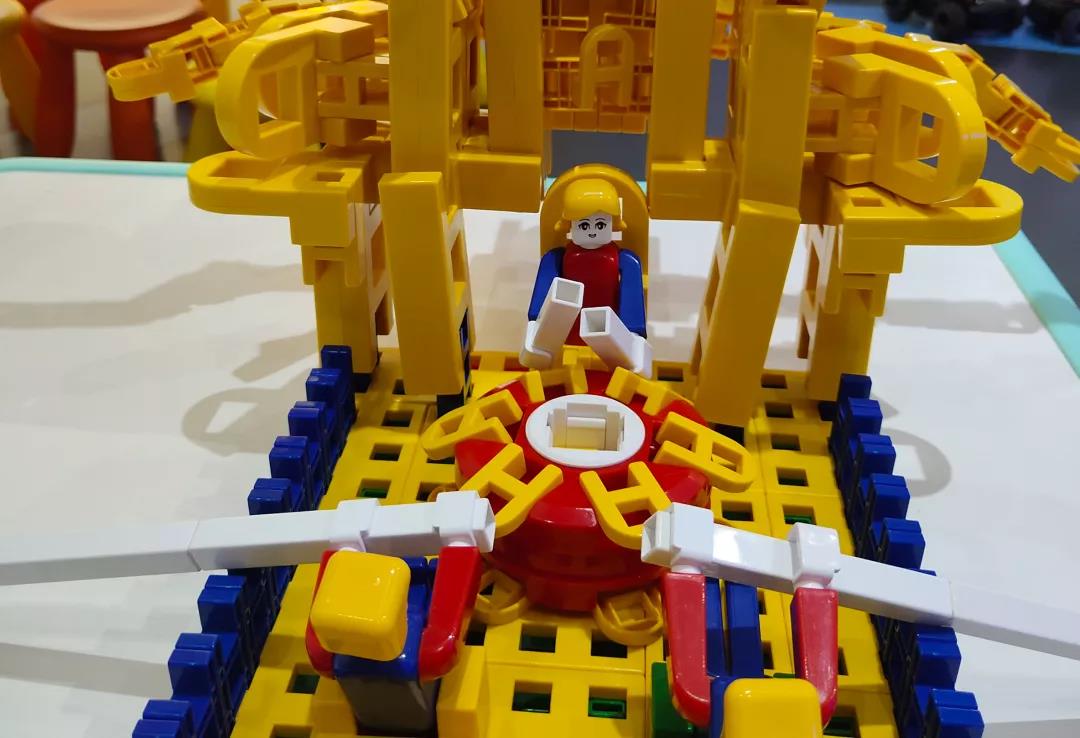 端午節龍舟鬧，LASY積木搭建超酷的龍舟船！